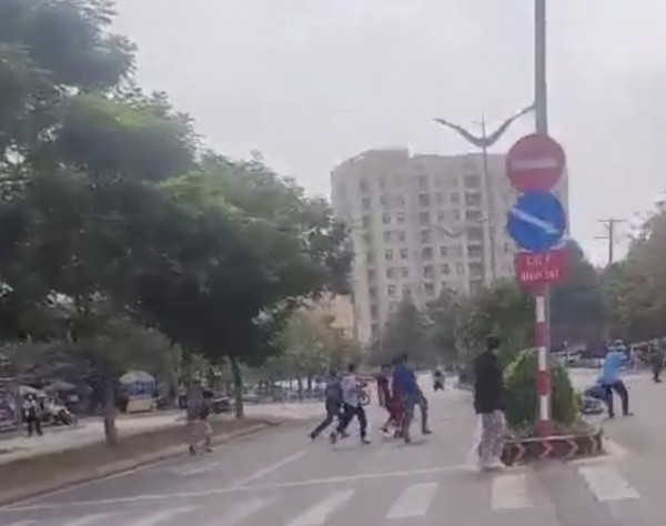 Bị phát giác trộm xe, lấy dao chém 2 người bị thương trong làng ĐHQG TP.HCM