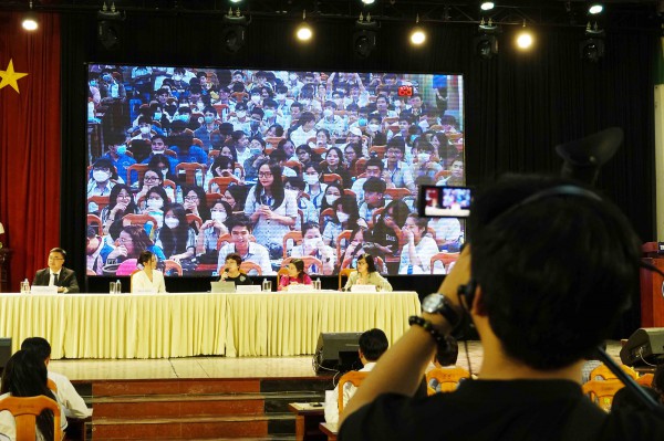 Bí thư T.Ư Đoàn Nguyễn Minh Triết dự khai mạc Tư vấn mùa thi Báo Thanh Niên Bí thư T.Ư Đoàn Nguyễn Minh Triết dự khai mạc Tư vấn mùa thi Báo Thanh Niên