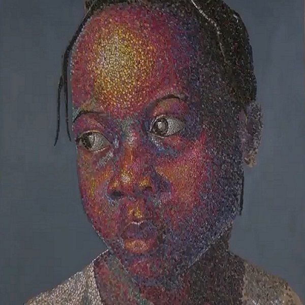 Biến dép xỏ ngón thành tranh chân dung