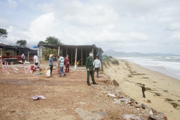 Bình Định: Chỉ đạo sớm ổn định cuộc sống người dân vùng sạt lở Bình Định: Chỉ đạo sớm ổn định cuộc sống người dân vùng sạt lở