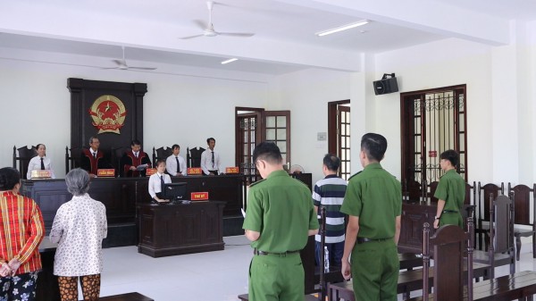 Bình Phước: Giết bạn nhậu vì nghĩ bị giấu loa kẹo kéo, lãnh 14 năm tù