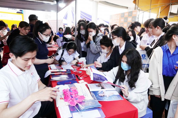 Bộ GD-ĐT: Thí sinh đừng lo lắng về các kỳ thi riêng Bộ GD-ĐT: Thí sinh đừng lo lắng về các kỳ thi riêng