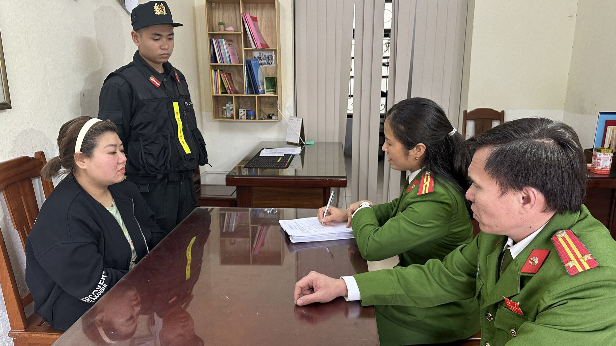 Cảnh sát đồng loạt tấn công 20 điểm buôn bán ma túy ở Thanh Hóa