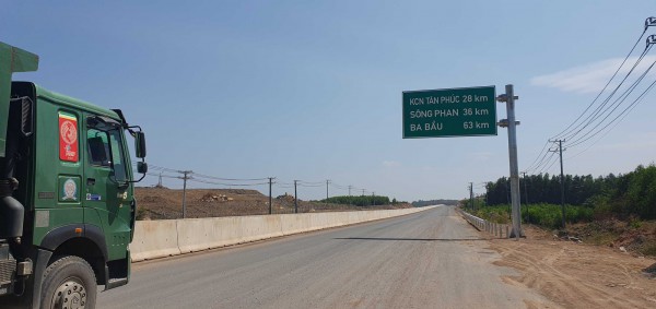 Cao tốc Phan Thiết - Dầu Giây: Thiếu đất đắp 