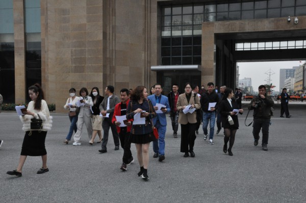 Chưa nhiều người Việt xuất cảnh qua cửa khẩu Móng Cái Chưa nhiều người Việt xuất cảnh qua cửa khẩu Móng Cái