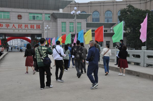 Chưa nhiều người Việt xuất cảnh qua cửa khẩu Móng Cái Chưa nhiều người Việt xuất cảnh qua cửa khẩu Móng Cái