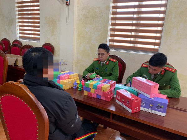 Chuẩn bị “tuồn” thuốc lá điện tử ra thị trường thì bị bắt giữ