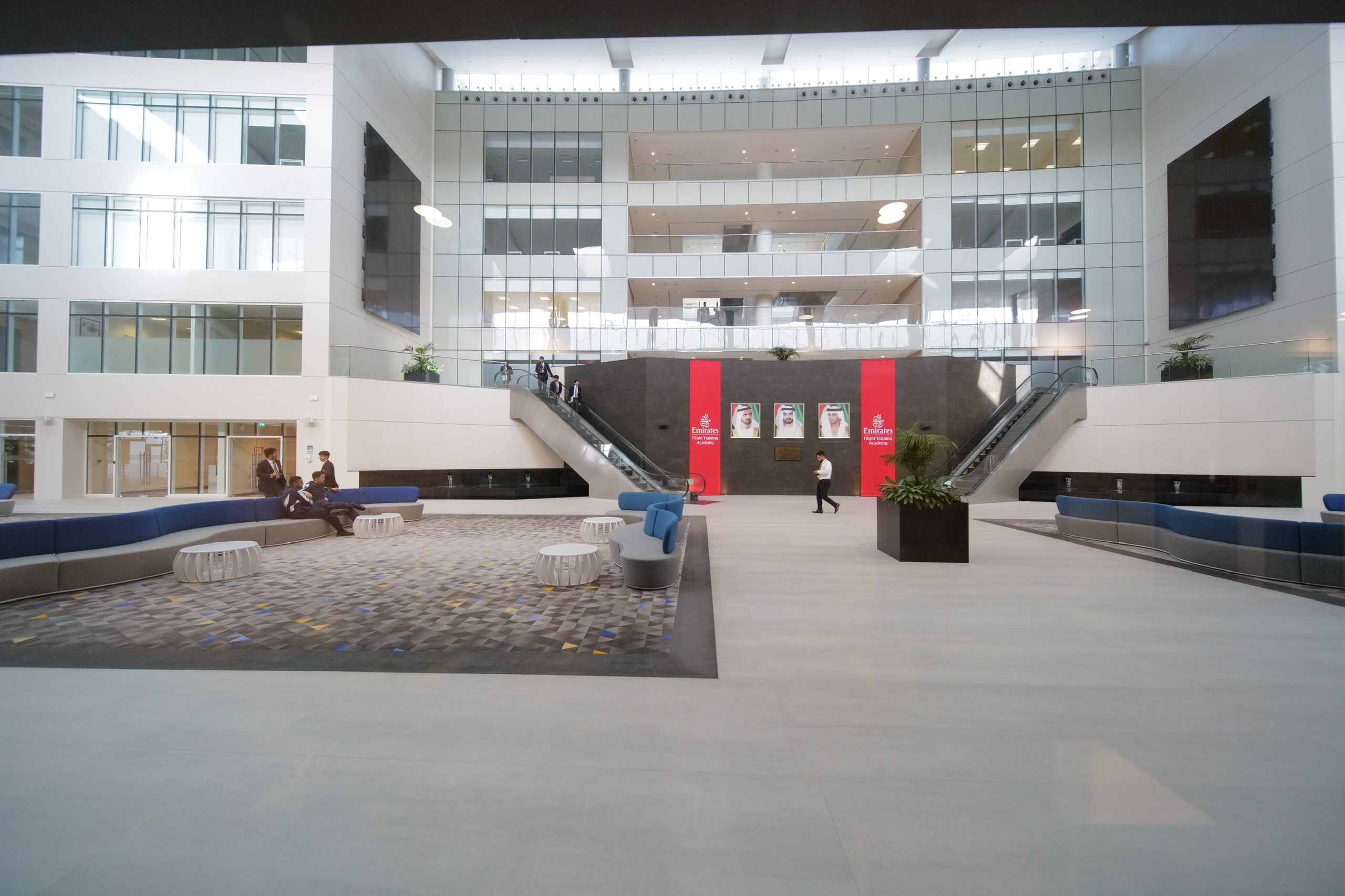 Có gì đặc biệt bên trong Học viện đào tạo phi công của hãng hàng không Emirates?