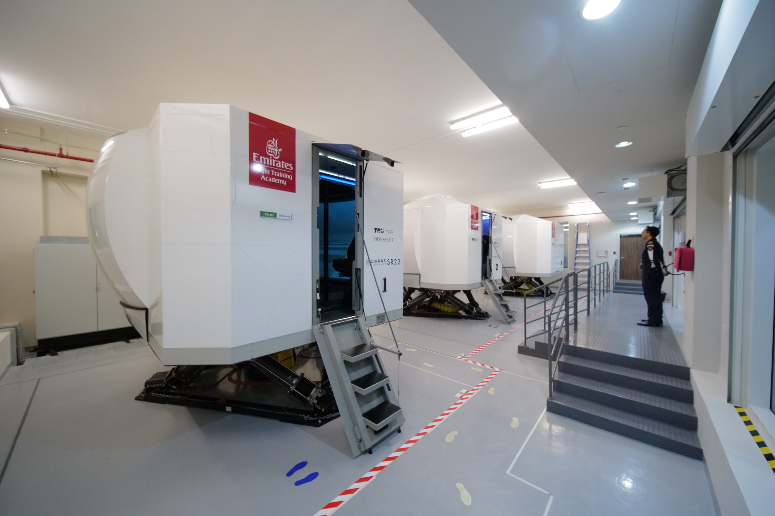 Có gì đặc biệt bên trong Học viện đào tạo phi công của hãng hàng không Emirates?