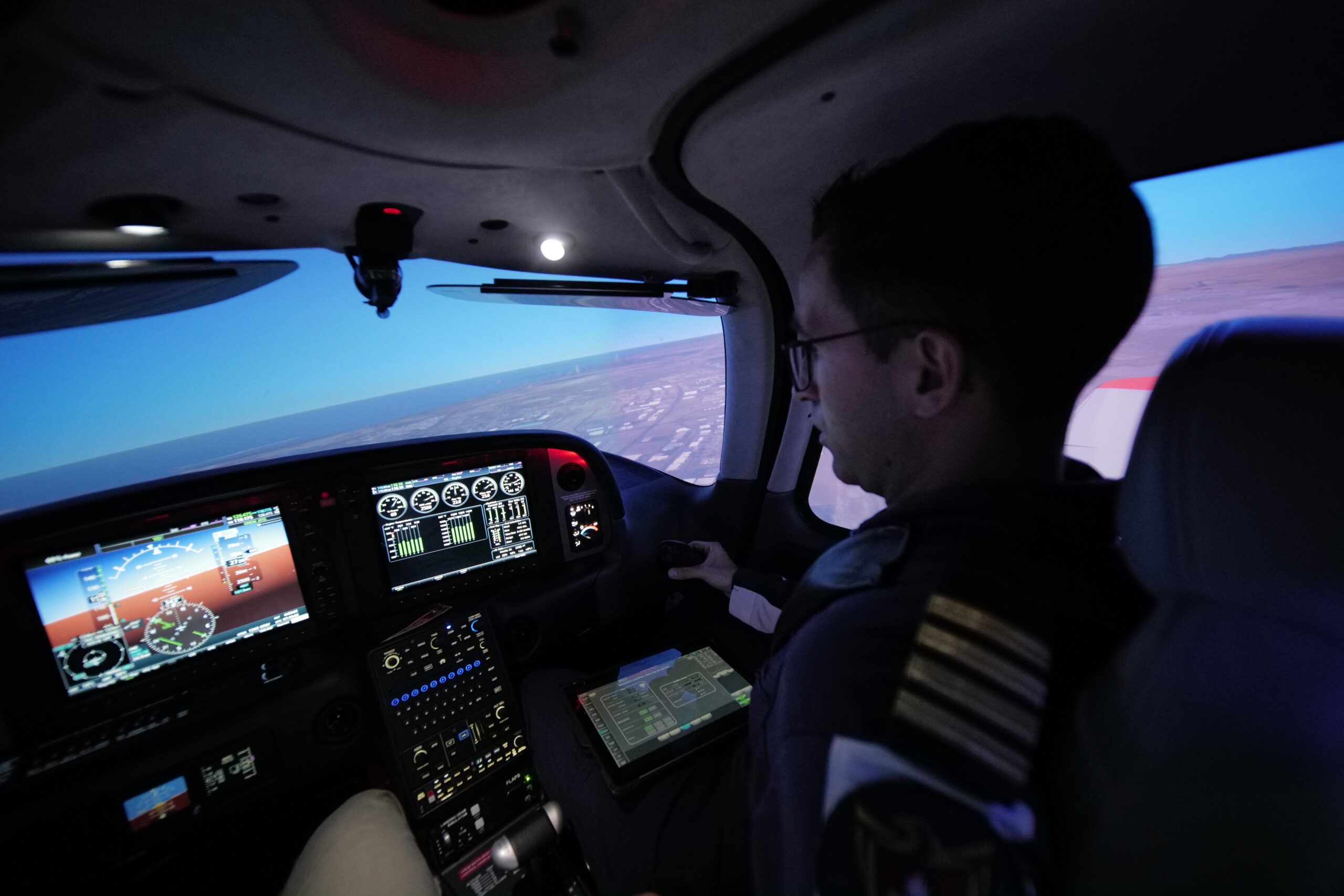 Có gì đặc biệt bên trong Học viện đào tạo phi công của hãng hàng không Emirates?