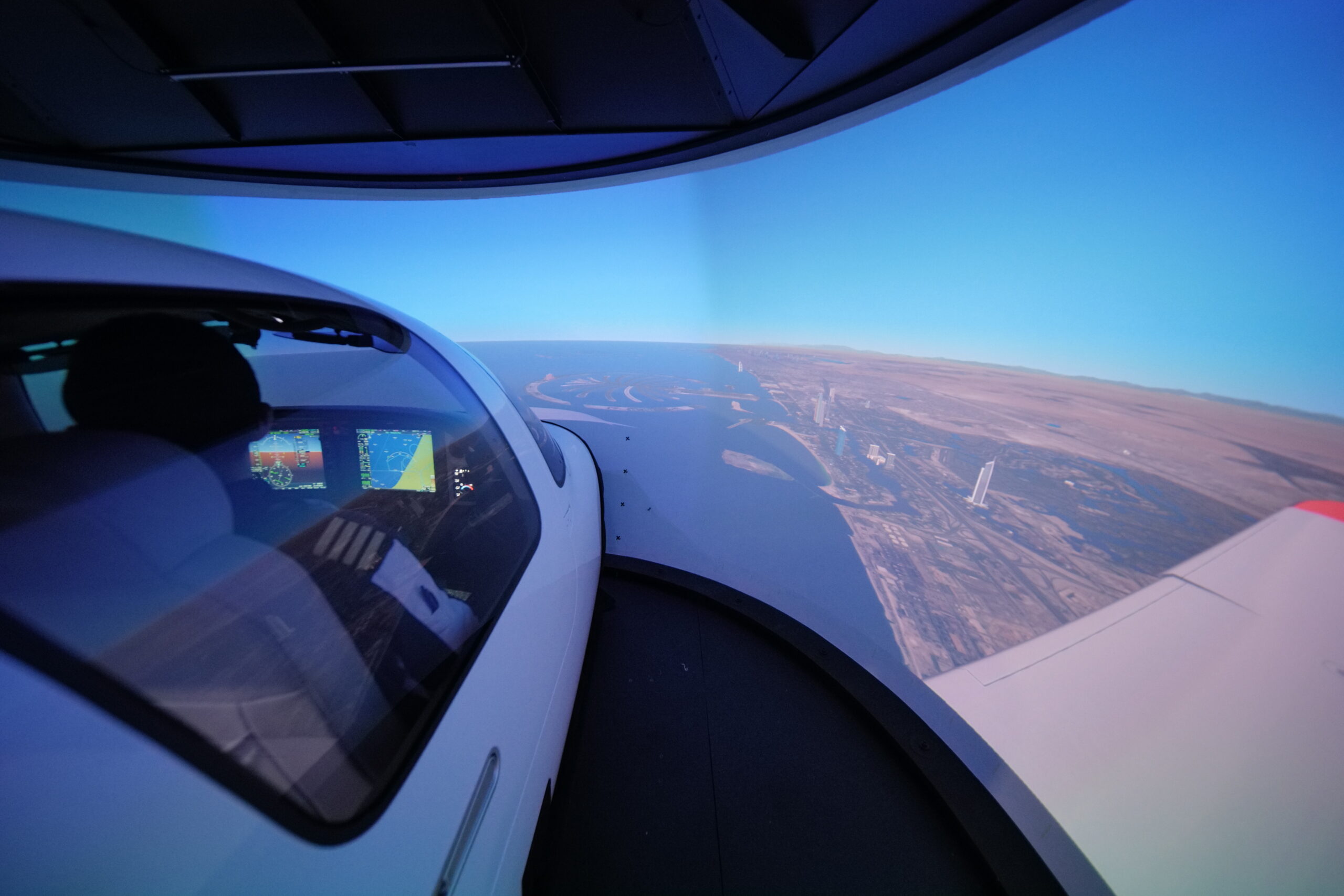 Có gì đặc biệt bên trong Học viện đào tạo phi công của hãng hàng không Emirates?