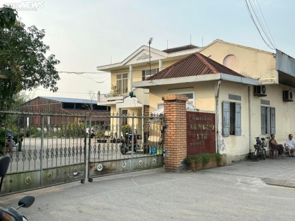 Công an khám xét tại Trung tâm Đăng kiểm xe cơ giới Thừa Thiên - Huế Công an khám xét tại Trung tâm Đăng kiểm xe cơ giới Thừa Thiên - Huế