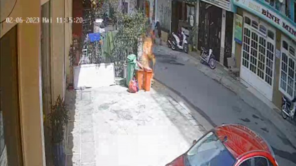 Đà Lạt: Người đàn ông dùng xăng tự thiêu giữa phố