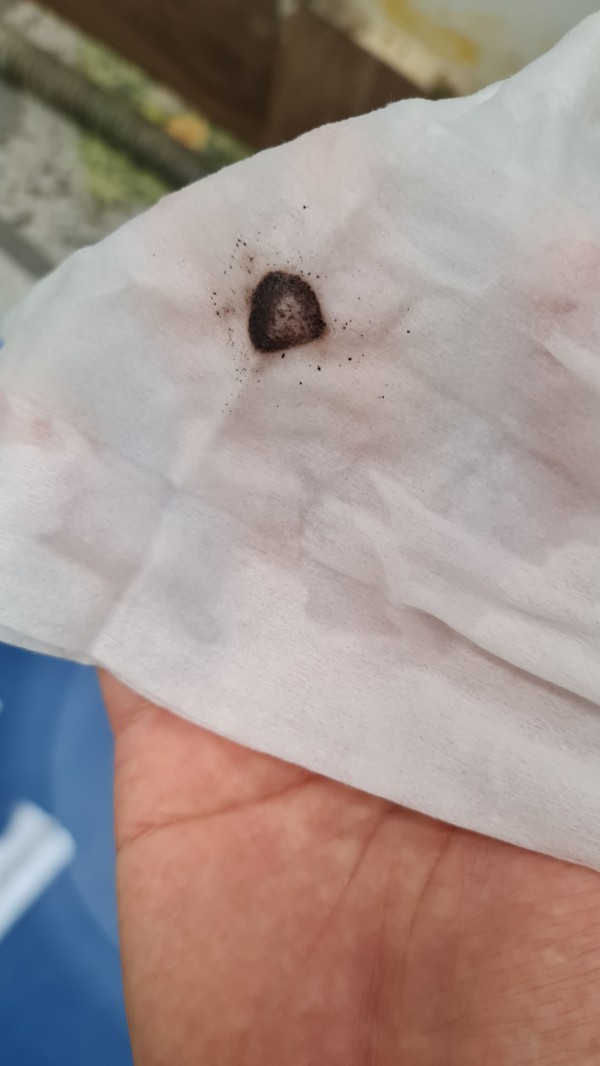 Đà Lạt: Vì sao nước sinh hoạt chuyển màu đỏ sậm, có mùi hôi tanh?