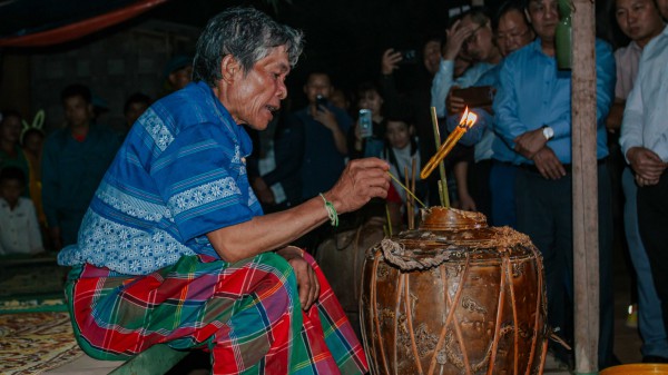 Độc đáo Lễ hội đập trống của người Ma Coong