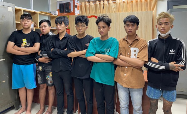 Đồng Nai bắt nhóm gây ra 31 vụ cướp lắc, dây chuyền vàng của phụ nữ