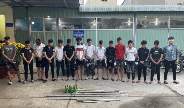 Đồng Nai: Ngăn chặn 2 nhóm hẹn hỗn chiến lúc rạng sáng Đồng Nai: Ngăn chặn 2 nhóm hẹn hỗn chiến lúc rạng sáng