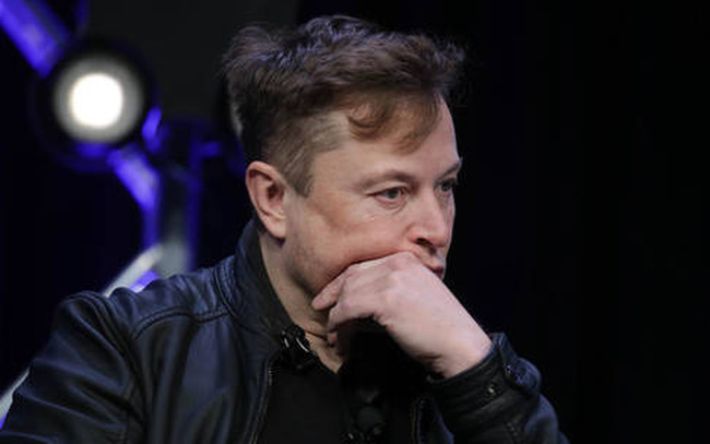 Elon Musk tiếp tục đuổi việc nhân viên Twitter sau làn sóng sa thải