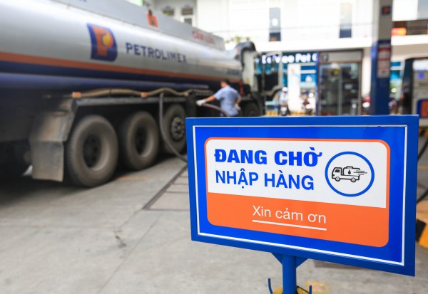 Giá xăng dầu hôm nay 9.2.2023: Trong nước sẽ giảm tại kỳ điều hành tới? Giá xăng dầu hôm nay 9.2.2023: Trong nước sẽ giảm tại kỳ điều hành tới?