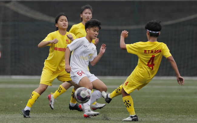 Giải bóng đá nữ vô địch U16 QG 2023 (23/2): Hà Nội tiếp tục dẫn đầu bảng xếp hạng