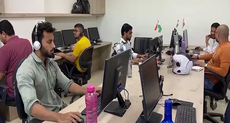 "Giờ làm việc của bạn đã hết, vui lòng về nhà!" "Giờ làm việc của bạn đã hết, vui lòng về nhà!"