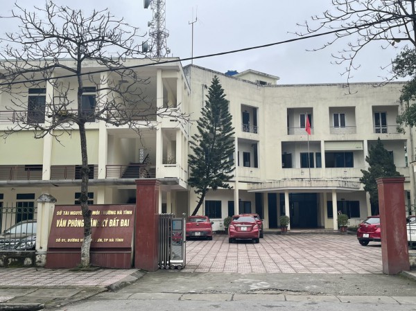 Hà Tĩnh: Nhận tiền Hà Tĩnh: Nhận tiền