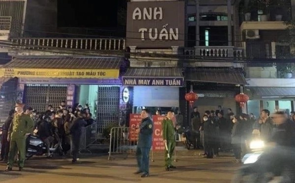 Hai vợ chồng thợ may tử vong trong phòng ngủ với nhiều vết thương Hai vợ chồng thợ may tử vong trong phòng ngủ với nhiều vết thương