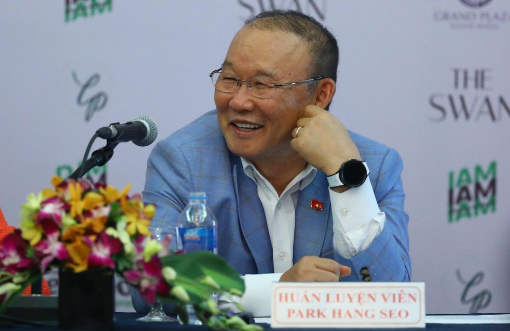 HLV Park Hang-seo nghẹn ngào tri ân người hâm mộ Việt Nam