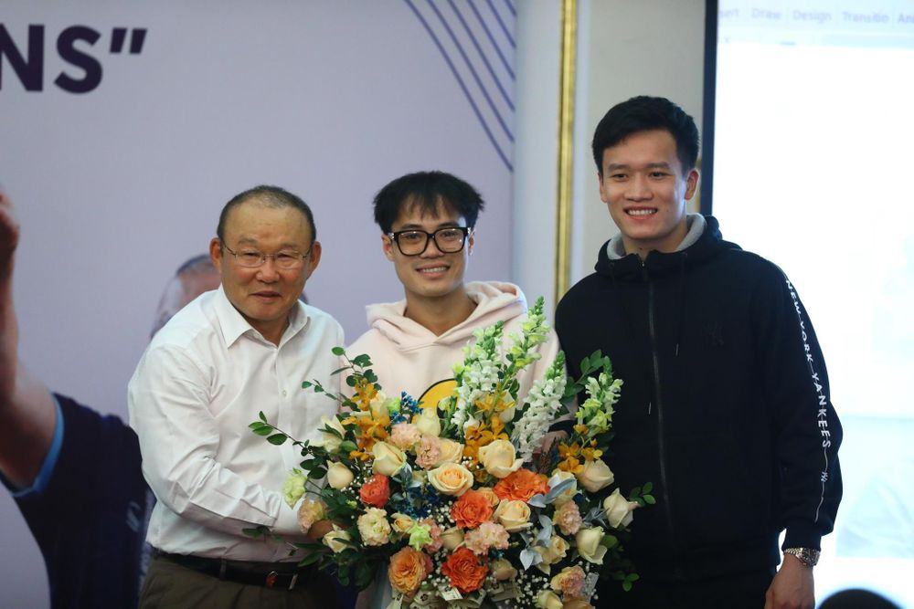 HLV Park Hang-seo nghẹn ngào tri ân người hâm mộ Việt Nam