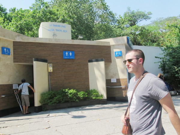 Hoa hậu Nguyễn Thanh Hà: Cả xã hội cần cùng nhau xây nhà vệ sinh công cộng