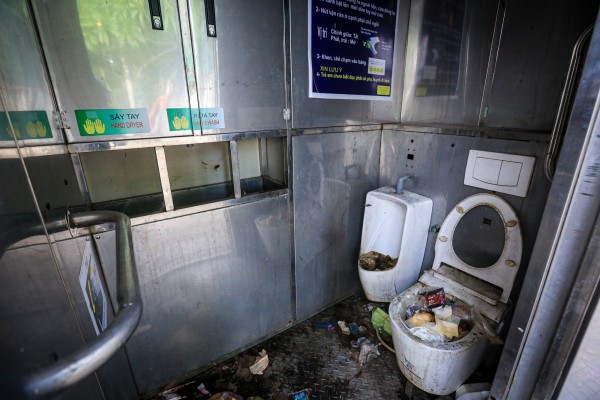 Hoa hậu Nguyễn Thanh Hà: Đừng để nhà vệ sinh công cộng thành 