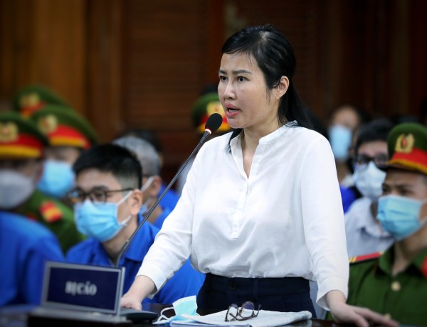 Hoàng Thị Thúy Nga bị Viện kiểm sát đề nghị từ 9 - 10 năm tù Hoàng Thị Thúy Nga bị Viện kiểm sát đề nghị từ 9 - 10 năm tù