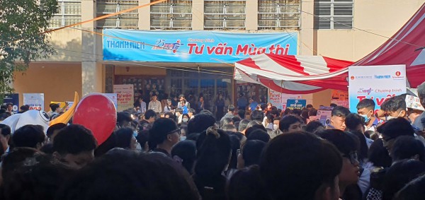 Học sinh Đồng Nai hào hứng với ngày hội Tư vấn mùa thi Báo Thanh Niên Học sinh Đồng Nai hào hứng với ngày hội Tư vấn mùa thi Báo Thanh Niên