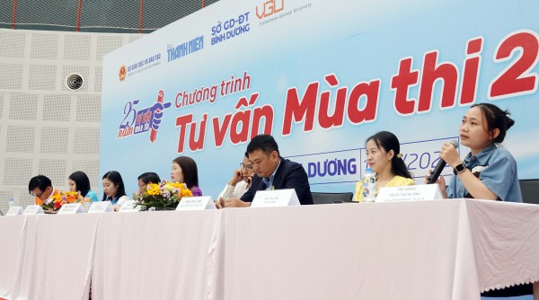 Học sinh hỏi, giảng viên Học sinh hỏi, giảng viên