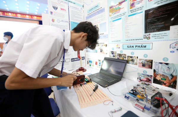 Học sinh thi khoa học kỹ thuật: Sở GD-ĐT TP.HCM tìm cách chống 