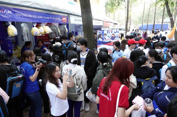 Khai mạc chương trình Tư vấn mùa thi năm 2023: Định hướng chọn ngành phù hợp