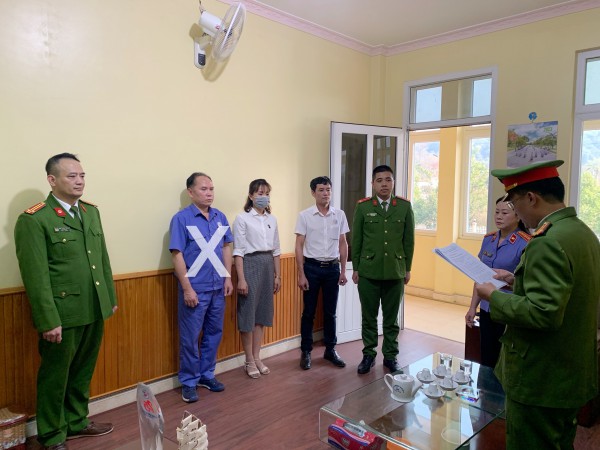 Khởi tố Giám đốc và 2 cán bộ Trung tâm đăng kiểm tại Sơn La về tội “Nhận hối lộ”