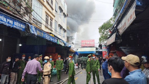Khống chế đám cháy chợ Tam Bạc, không thiệt hại về người
