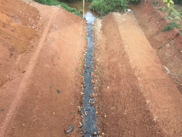 Lấn suối chiếm đất 