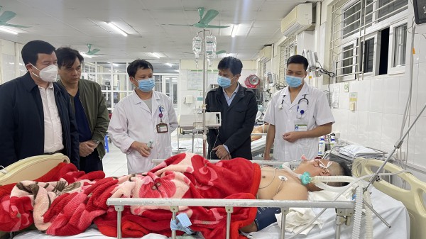 Lào Cai: Tài xế vi phạm nồng độ cồn, lái xe tông trọng thương CSGT