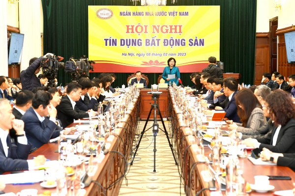 Ngân hàng Nhà nước không thắt chặt tín dụng vào bất động sản Ngân hàng Nhà nước không thắt chặt tín dụng vào bất động sản