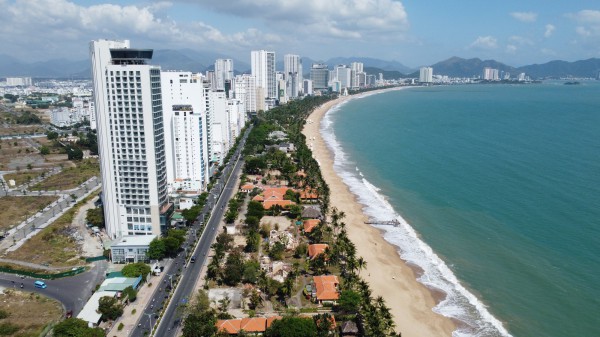 Nha Trang: Tiến hành tháo dỡ Khu nghỉ dưỡng Ana Mandara chắn biển Nha Trang: Tiến hành tháo dỡ Khu nghỉ dưỡng Ana Mandara chắn biển