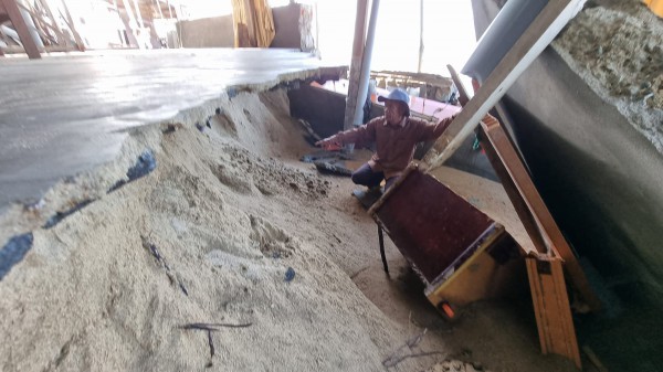 Ninh Thuận: Sóng biển xâm thực, uy hiếp nhiều nhà dân