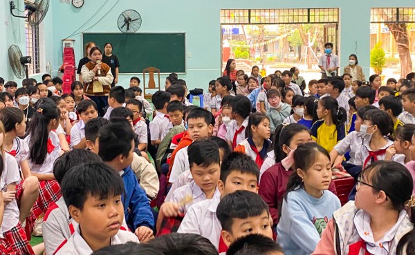 Phòng ngừa nguy hại trên không gian mạng cho học sinh