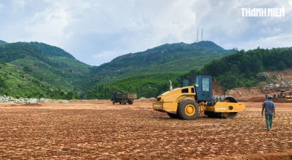 Quảng Ngãi: Đề nghị tạm dừng khai thác mỏ đất khi chưa công bố giá đất làm vật liệu