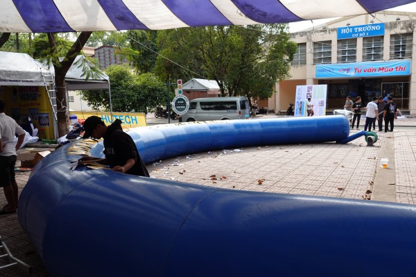 Rộn ràng trước ngày khai mạc Tư vấn mùa thi 2023 Rộn ràng trước ngày khai mạc Tư vấn mùa thi 2023