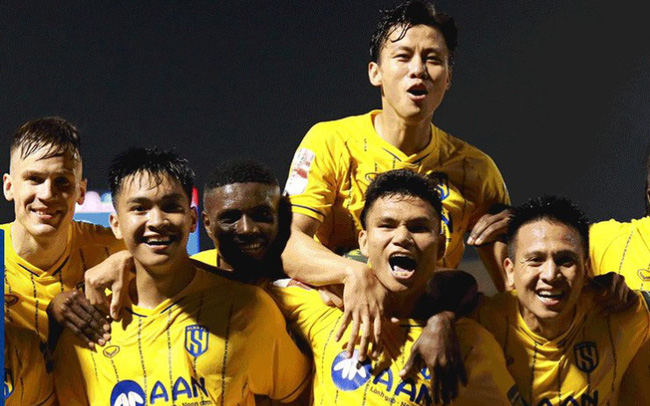 Sông Lam Nghệ An chia điểm đáng tiếc trên sân Vinh Sông Lam Nghệ An chia điểm đáng tiếc trên sân Vinh