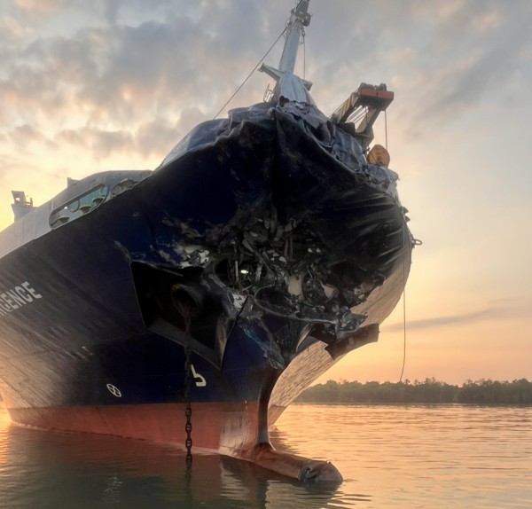 Tàu Wanhai 288 bị nạn của Singapore được lai dắt vào Tân Cảng Cát Lái Tàu Wanhai 288 bị nạn của Singapore được lai dắt vào Tân Cảng Cát Lái