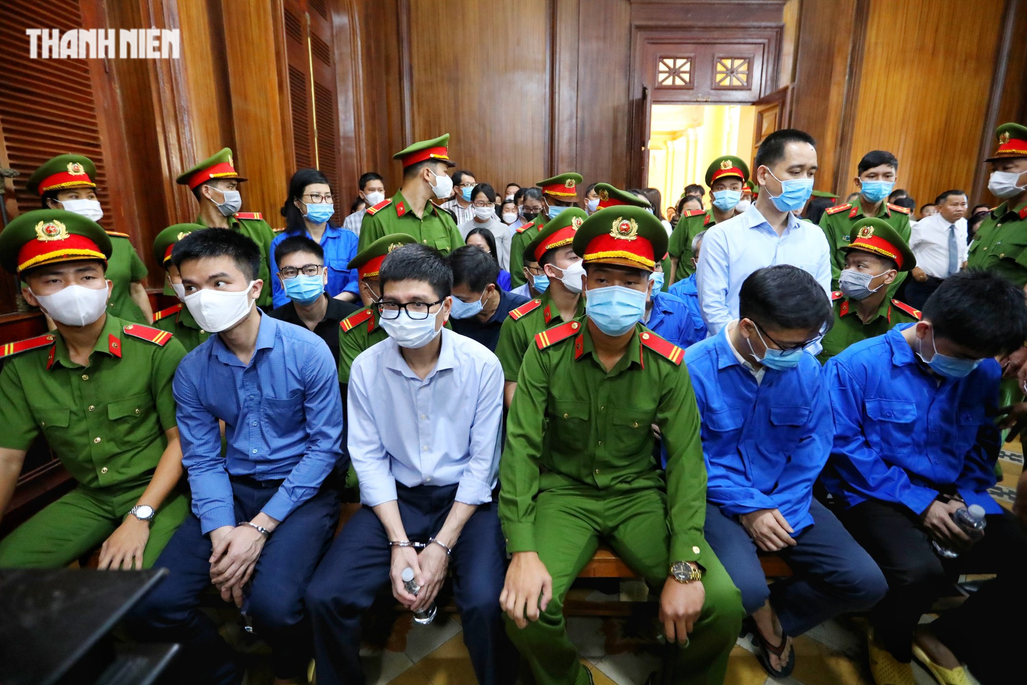 Thông thầu tại Sở Y tế Cần Thơ: Hoàng Thị Thúy Nga tự thiết lập ‘quân xanh’ Thông thầu tại Sở Y tế Cần Thơ: Hoàng Thị Thúy Nga tự thiết lập ‘quân xanh’
