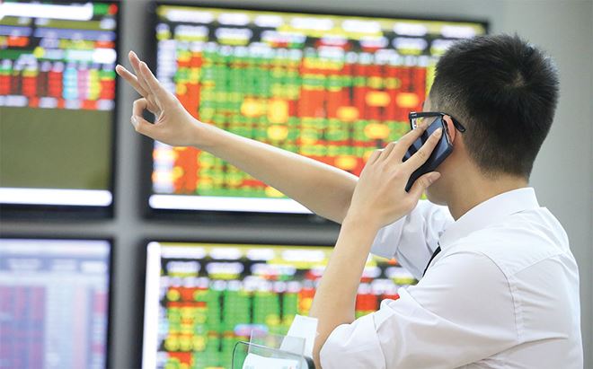 Thu ngân sách hơn 180.000 tỷ đồng trong tháng đầu năm Thu ngân sách hơn 180.000 tỷ đồng trong tháng đầu năm
